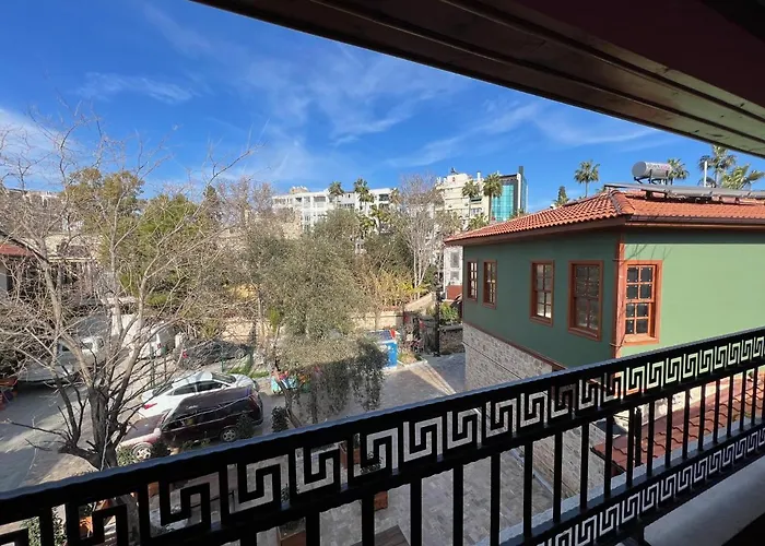 Berlin Hostel & Street Antalya